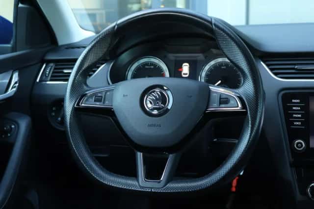 Škoda Octavia (2019) thumbnail 14