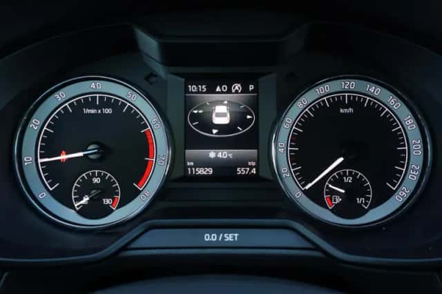 Škoda Octavia (2019) thumbnail 15