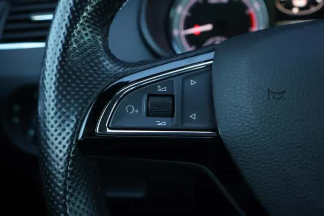 Škoda Octavia (2019) thumbnail 16