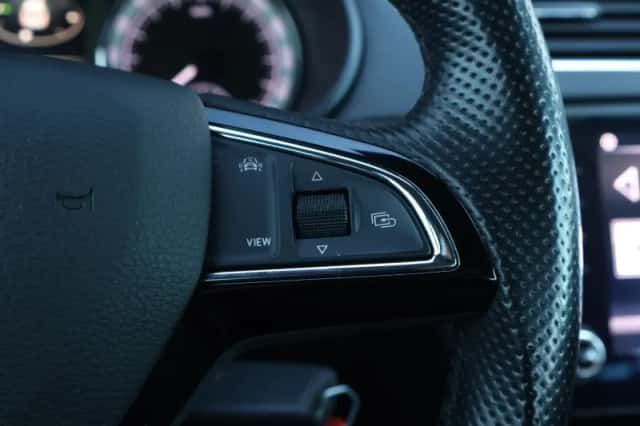 Škoda Octavia (2019) thumbnail 17