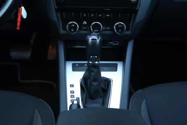 Škoda Octavia (2019) thumbnail 30