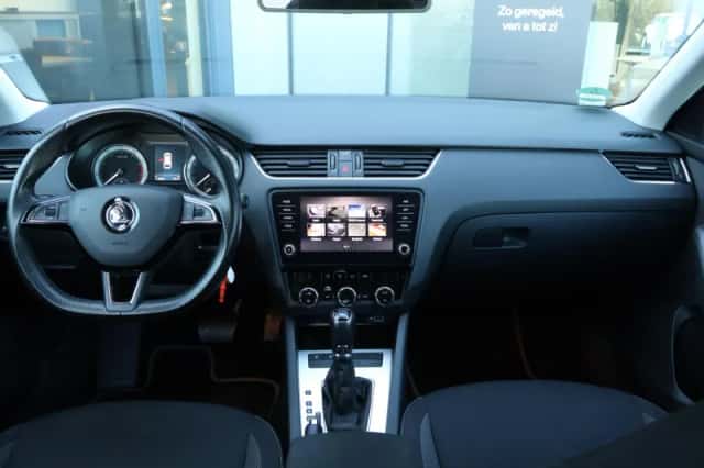 Škoda Octavia (2019) thumbnail 31