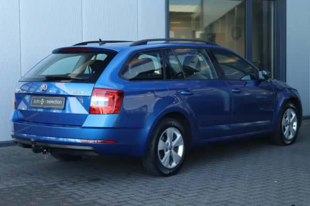 Škoda Octavia (2019) thumbnail 7