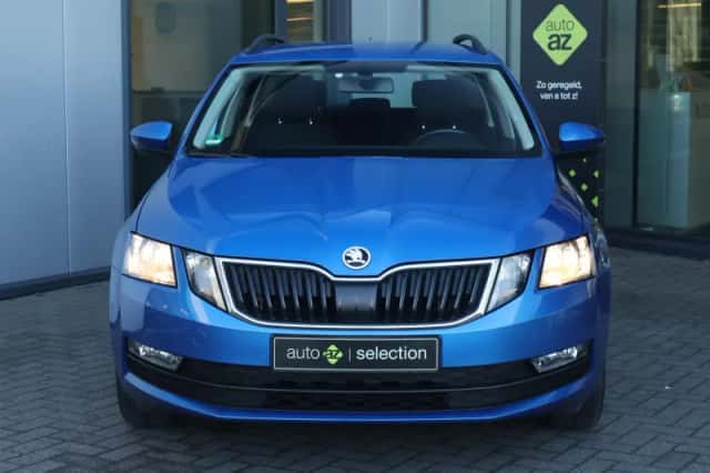 Škoda Octavia (2019) thumbnail 8