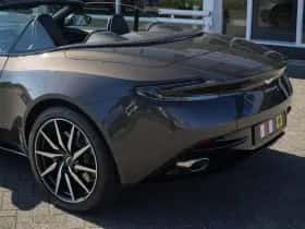 Aston Martin DB11 Volante (2021) thumbnail 10