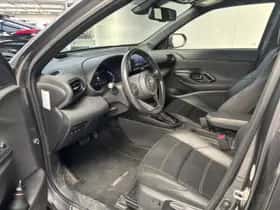 Toyota Yaris Cross (2022) thumbnail 2