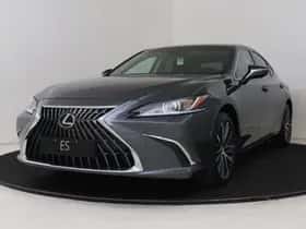 Lexus ES (2025)