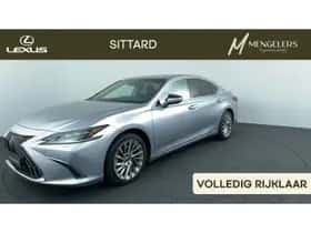 Lexus ES (2022)