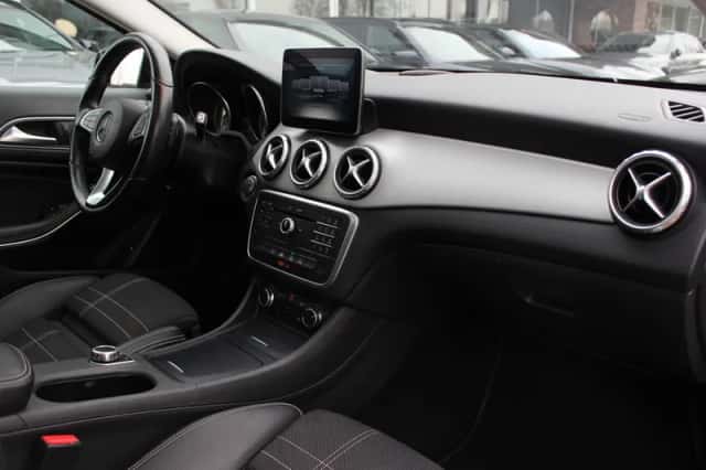 Mercedes-Benz GLA (2017) thumbnail 13