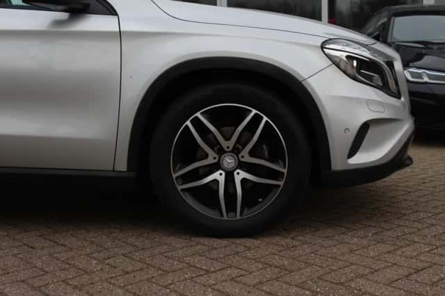 Mercedes-Benz GLA (2017) thumbnail 14