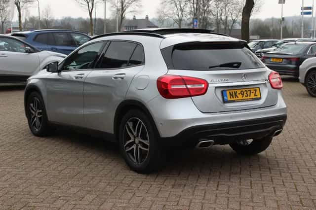 Mercedes-Benz GLA (2017) thumbnail 3