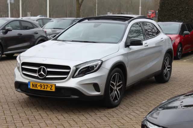 Mercedes-Benz GLA (2017) thumbnail 6