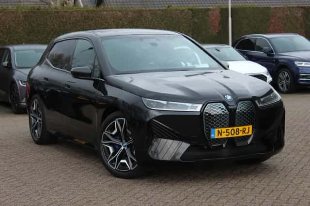 BMW iX (2021)