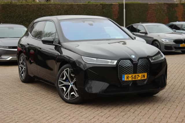 BMW iX (2022)