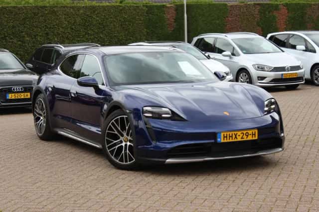Porsche Taycan (2023)