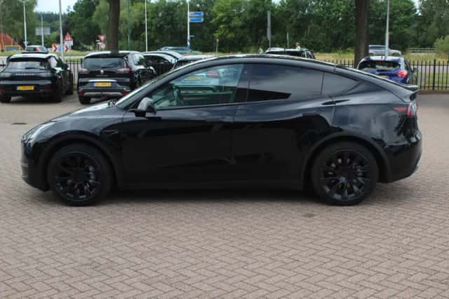 Tesla Model Y (2021)