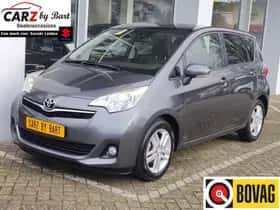 Toyota Verso-S (2013)