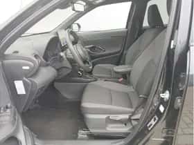 Toyota Yaris Cross (2025) thumbnail 8