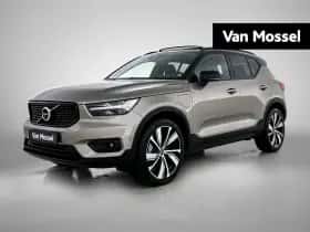 Volvo XC40 (2022)