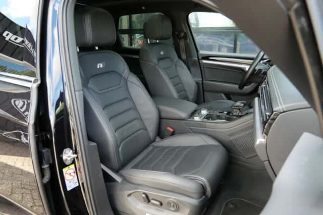 Volkswagen Touareg (2019) thumbnail 2