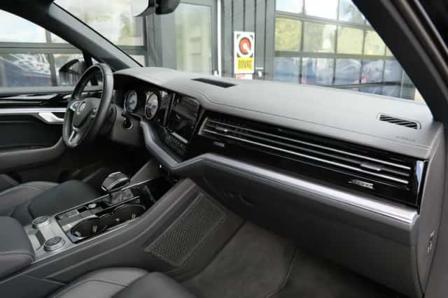 Volkswagen Touareg (2019) thumbnail 5
