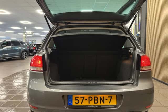 Volkswagen Golf (2011) thumbnail 5