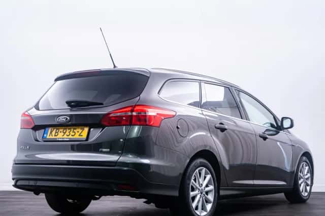 Ford Focus (2016) thumbnail 3