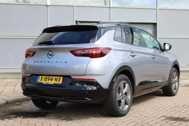 Opel Grandland (2022) thumbnail 2