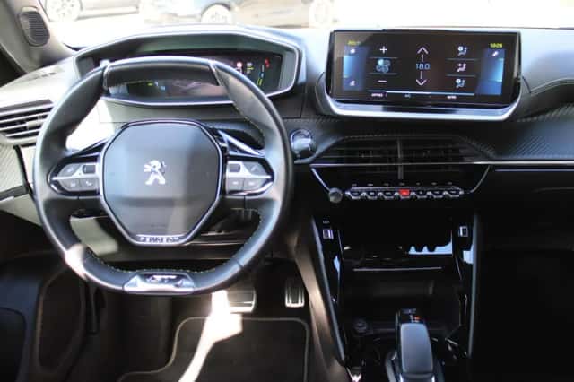Peugeot 2008 (2022) thumbnail 3