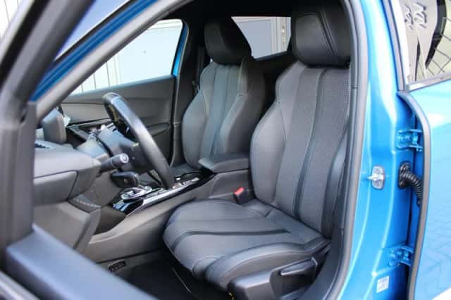 Peugeot 2008 (2022) thumbnail 4