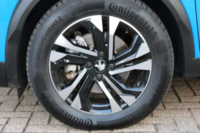 Peugeot 2008 (2022) thumbnail 5