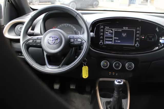 Toyota Aygo (2023) thumbnail 3