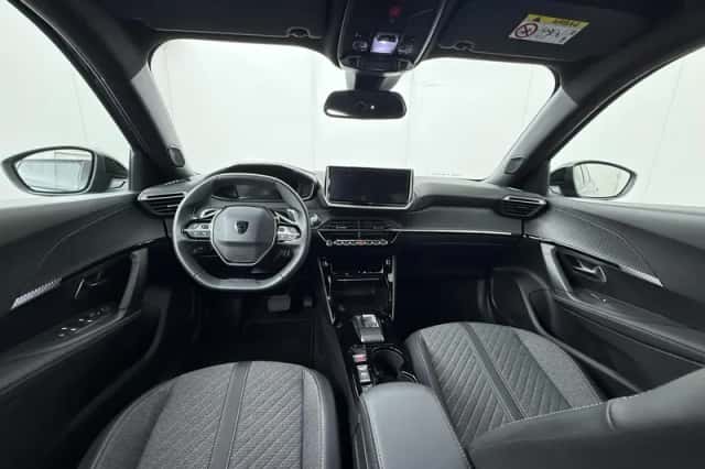 Peugeot 2008 (2025) thumbnail 4