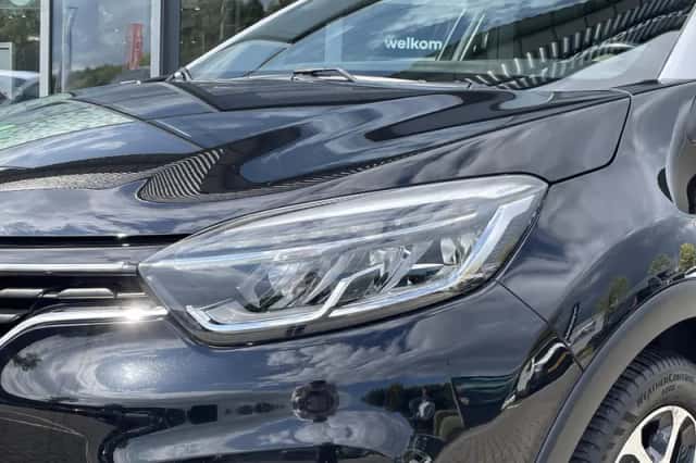 Renault Captur (2018) thumbnail 2