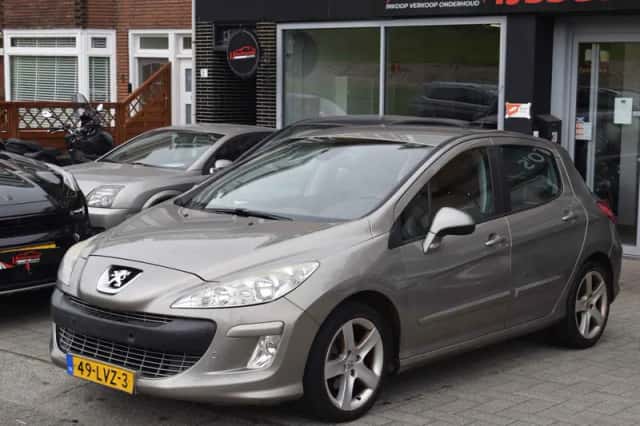 Peugeot 308 (2010) thumbnail 2