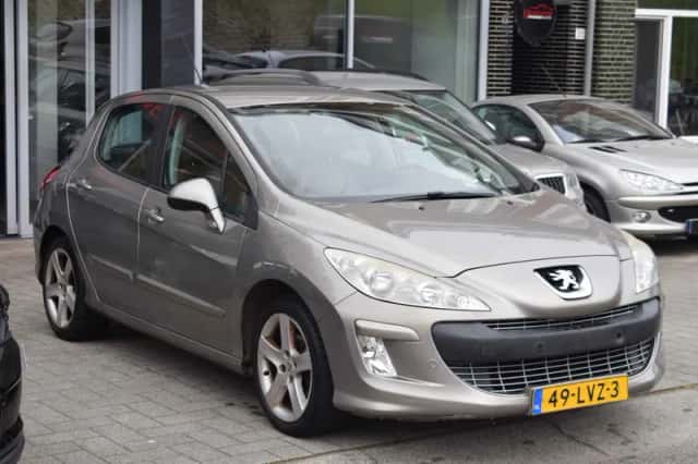 Peugeot 308 (2010) thumbnail 5