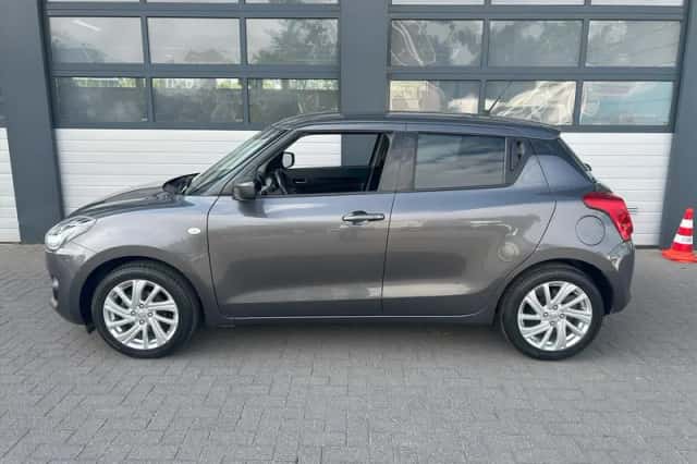 Suzuki Swift (2020) thumbnail 3