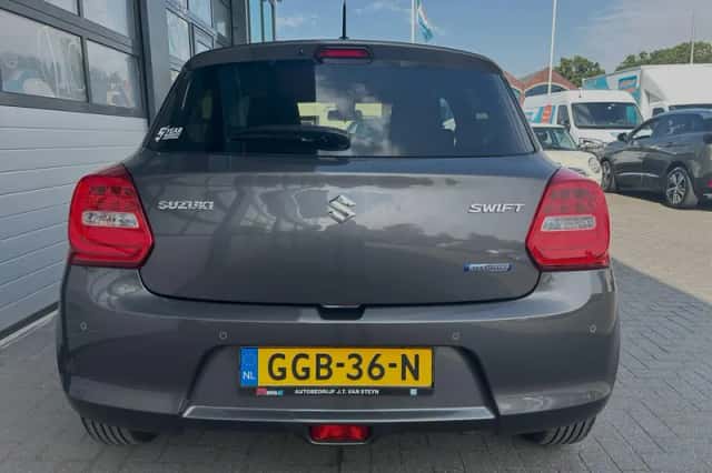 Suzuki Swift (2020) thumbnail 4
