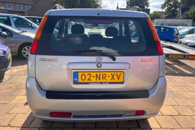 Suzuki Ignis (2004) thumbnail 3