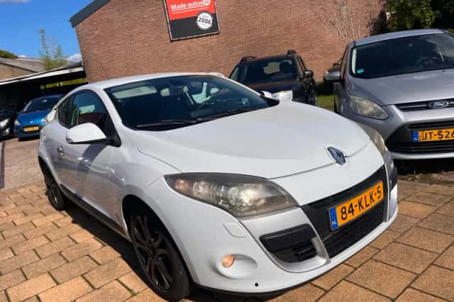 Renault Mégane (2010) thumbnail 1