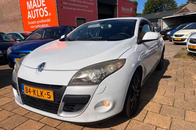 Renault Mégane (2010) thumbnail 3
