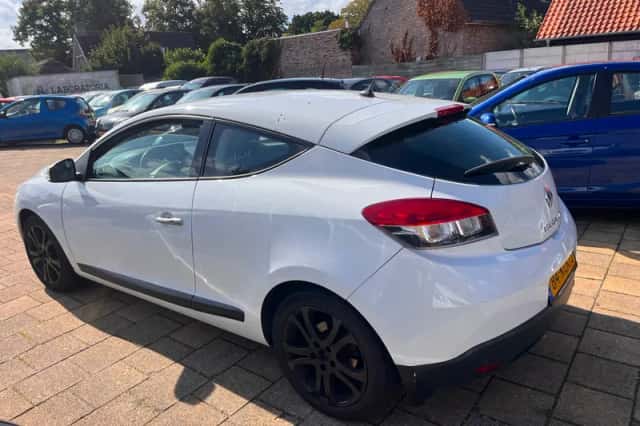 Renault Mégane (2010) thumbnail 4