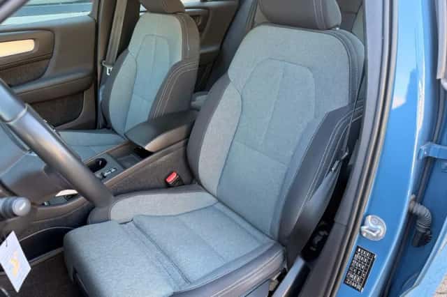 Volvo XC40 (2023) thumbnail 5