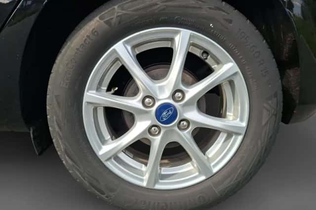 Ford Fiesta (2021) thumbnail 2