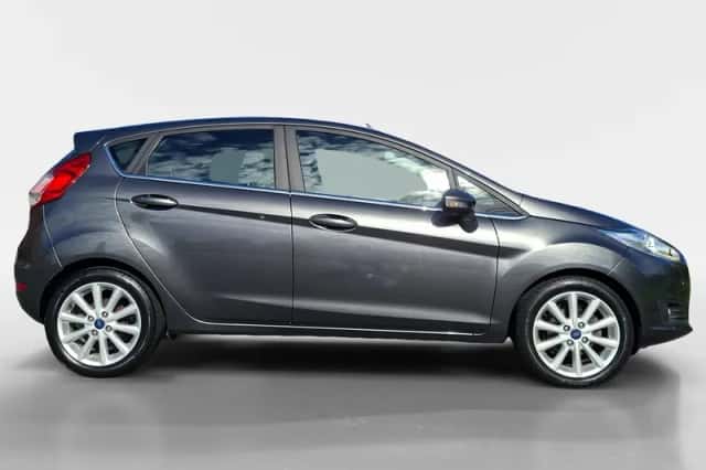 Ford Fiesta (2016) thumbnail 4