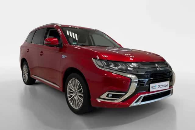 Mitsubishi Outlander (2021) thumbnail 3