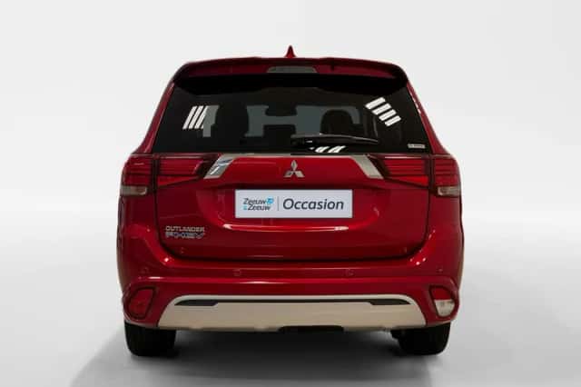 Mitsubishi Outlander (2021) thumbnail 6
