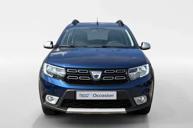 Dacia Sandero Stepway (2018) thumbnail 2
