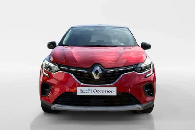Renault Captur (2022) thumbnail 2