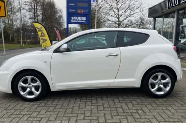 Alfa Romeo Mito (2016) thumbnail 2